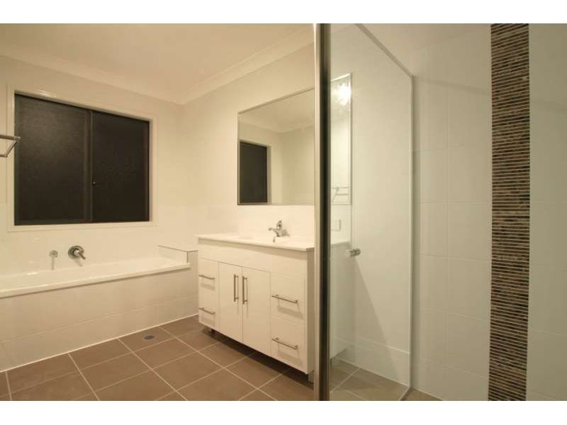 18 Braheem Street, Morayfield QLD 4506