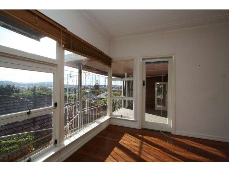 39 Westbourne Street, Highgate Hill QLD 4101