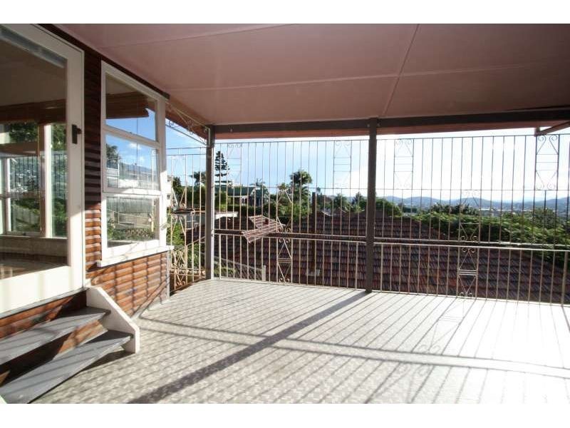 39 Westbourne Street, Highgate Hill QLD 4101
