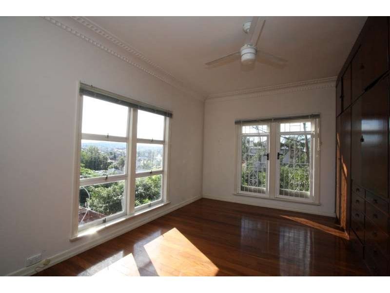 39 Westbourne Street, Highgate Hill QLD 4101
