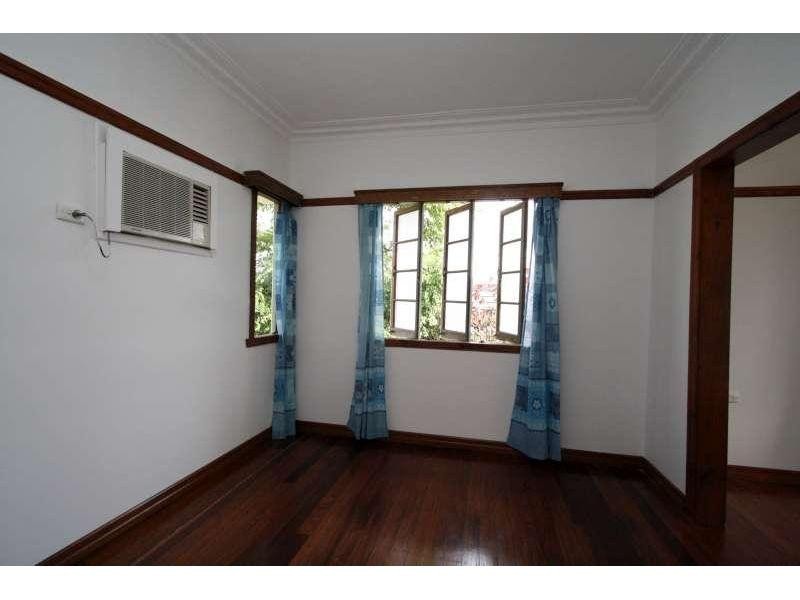 5 Cyril Street, Camp Hill QLD 4152