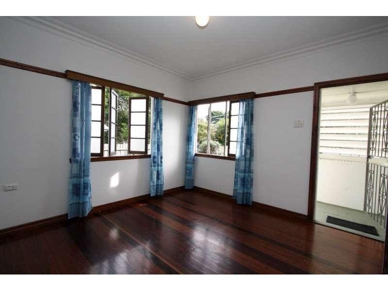 5 Cyril Street, Camp Hill QLD 4152