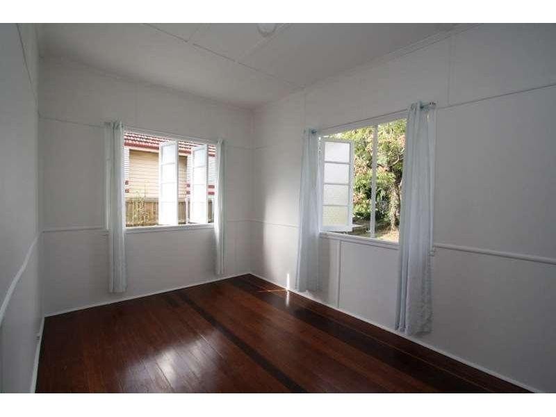 5 Cyril Street, Camp Hill QLD 4152