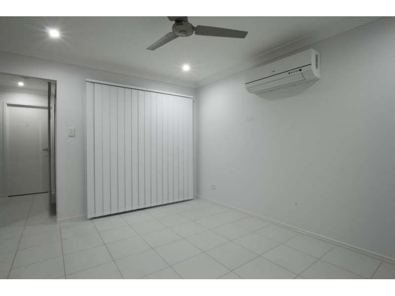 2, 11 Thistle Street, Upper Caboolture QLD 4510