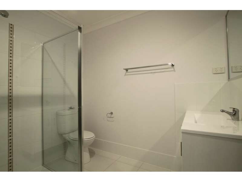 2, 11 Thistle Street, Upper Caboolture QLD 4510