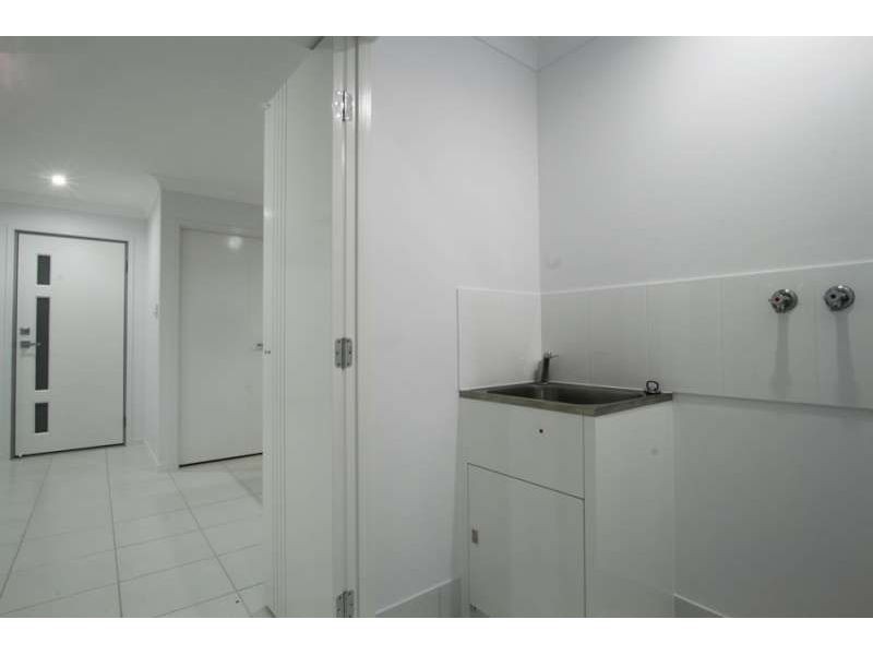 2, 11 Thistle Street, Upper Caboolture QLD 4510