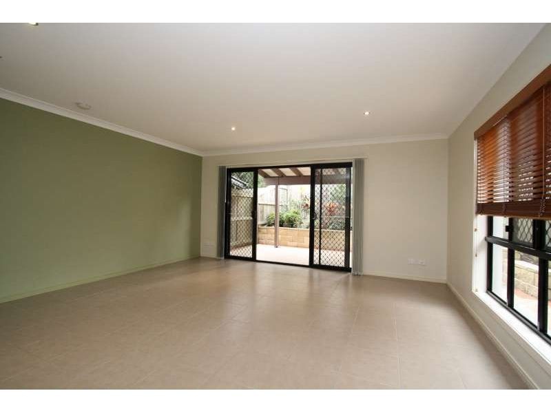 4, 53 Jones Road, Carina QLD 4152