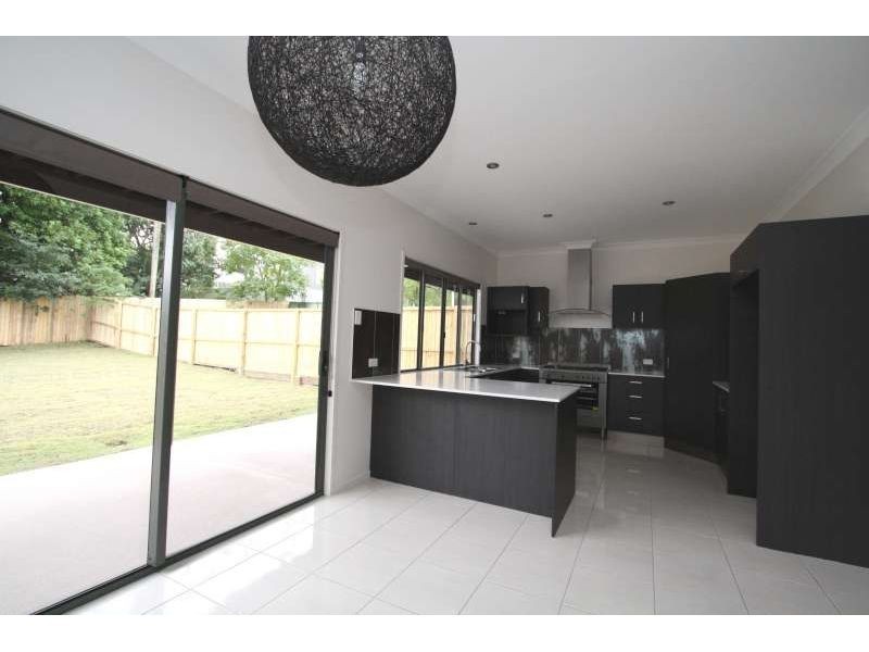 76 Stanley Road, Camp Hill QLD 4152