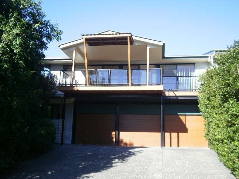 2 Ridgeline Way, Highland Park QLD 4211