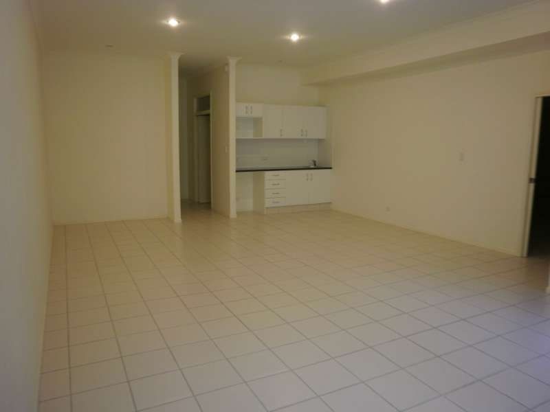 2 Ridgeline Way, Highland Park QLD 4211