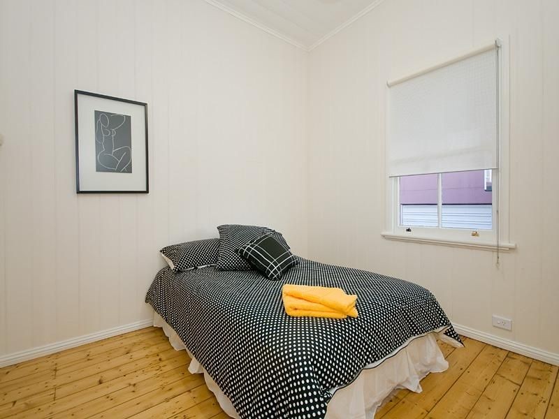 36 Peach Street, Greenslopes QLD 4120