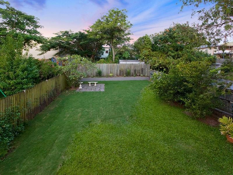 36 Peach Street, Greenslopes QLD 4120