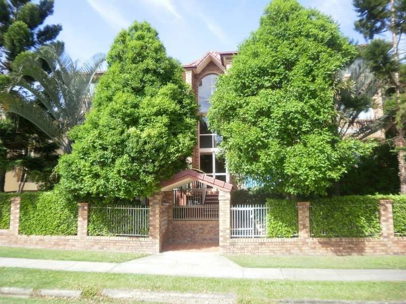 3, 28 Sykes Street, Southport QLD 4215