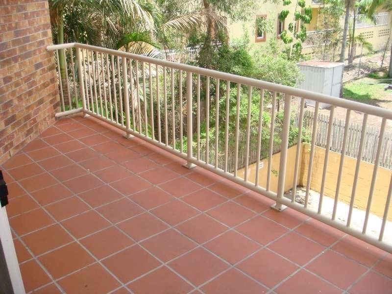 3, 28 Sykes Street, Southport QLD 4215