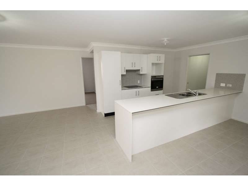 11 Arroll Street, Camp Hill QLD 4152