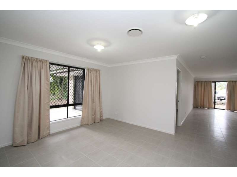 11 Arroll Street, Camp Hill QLD 4152