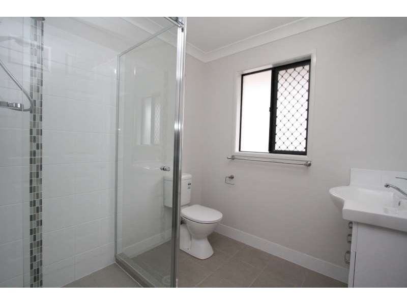 11 Arroll Street, Camp Hill QLD 4152