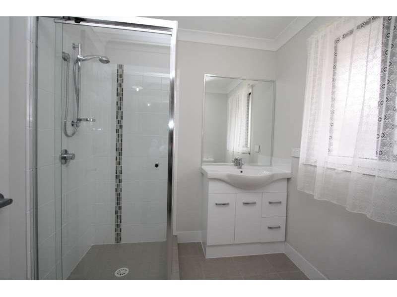 11 Arroll Street, Camp Hill QLD 4152