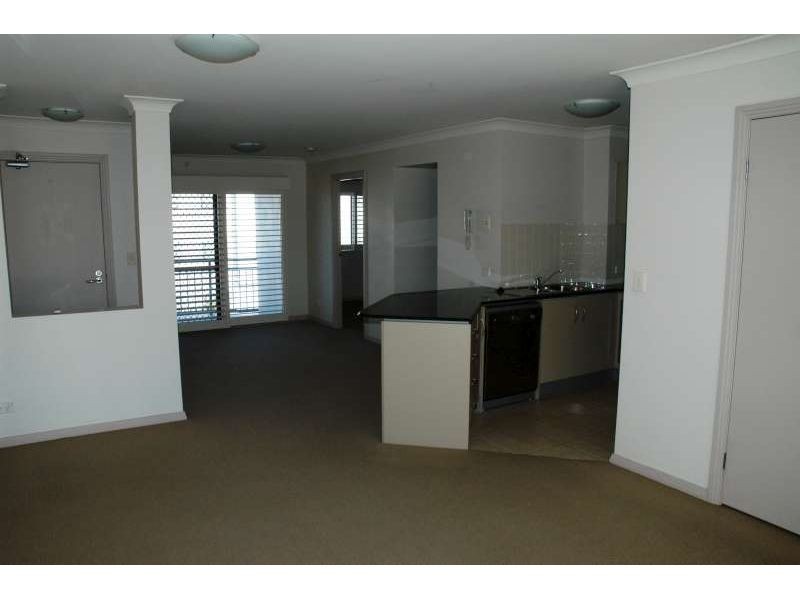 10, 35 Lodar Street, Biggera Waters QLD 4216