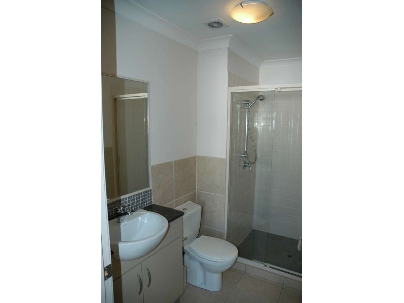 10, 35 Lodar Street, Biggera Waters QLD 4216