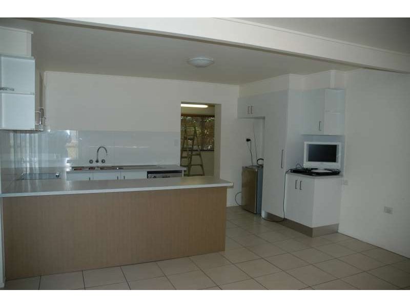 165 Government Road, Labrador QLD 4215