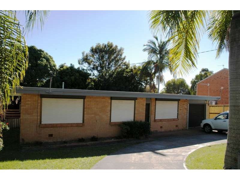 165 Government Road, Labrador QLD 4215