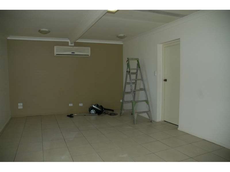 165 Government Road, Labrador QLD 4215