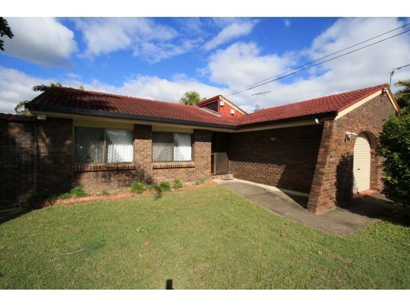 11 Hibbertia Court, Springwood QLD 4127