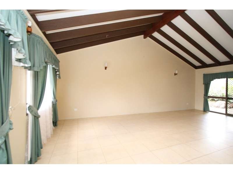 11 Hibbertia Court, Springwood QLD 4127