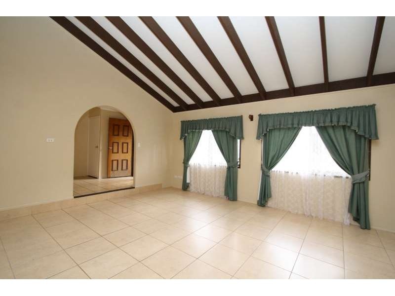 11 Hibbertia Court, Springwood QLD 4127