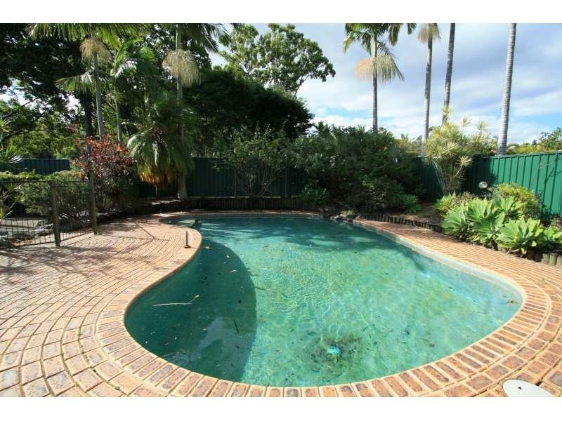 11 Hibbertia Court, Springwood QLD 4127