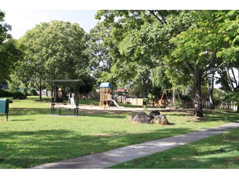 11 Hibbertia Court, Springwood QLD 4127