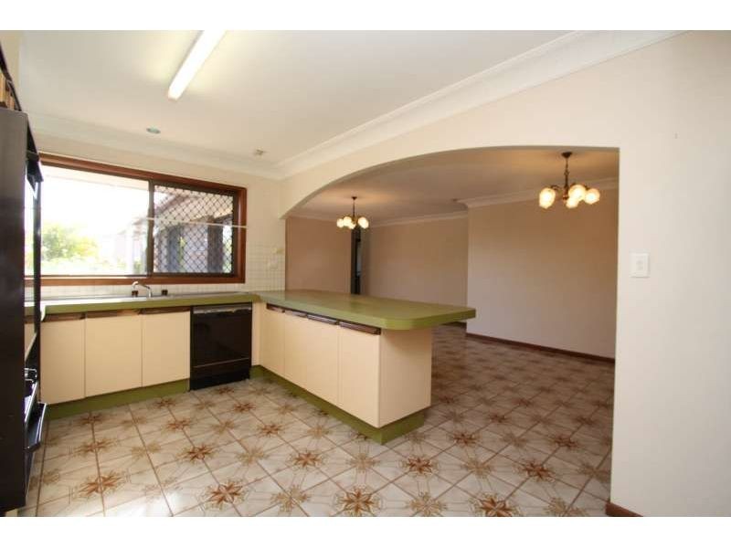 96 Kilmorey Street, Carindale QLD 4152