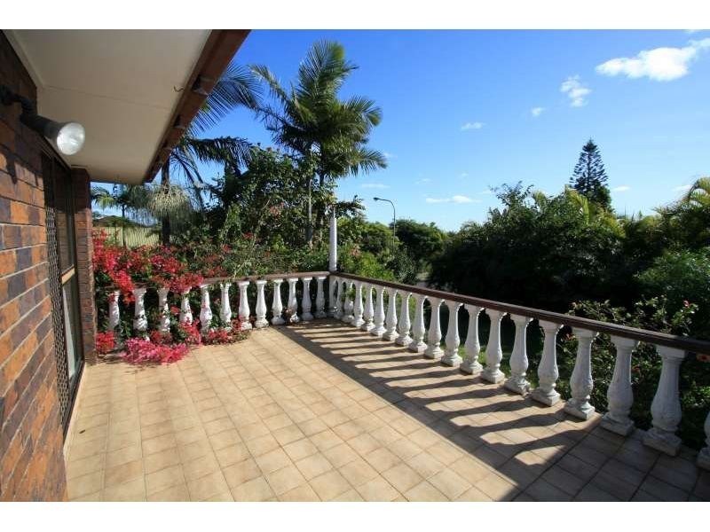 96 Kilmorey Street, Carindale QLD 4152