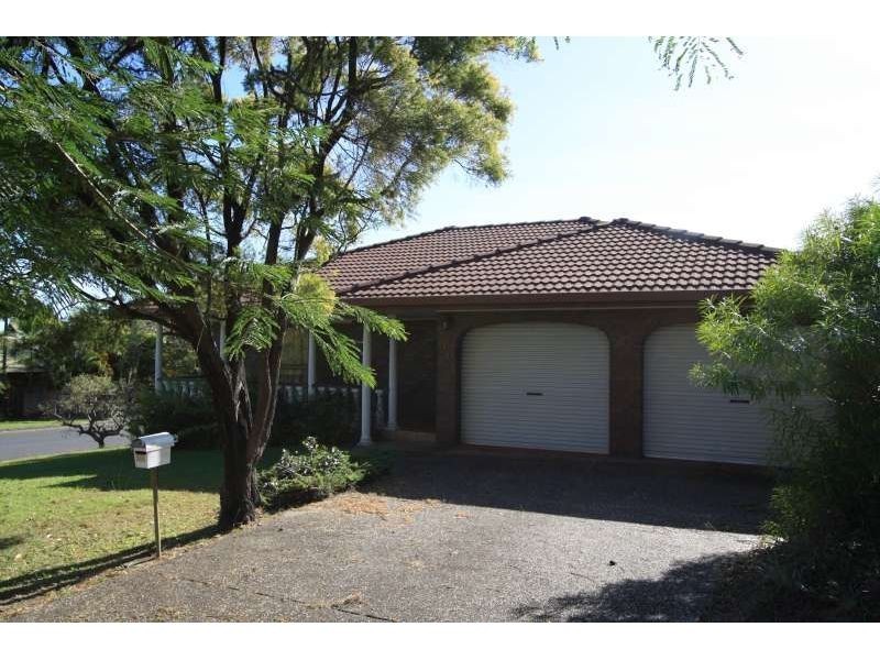 96 Kilmorey Street, Carindale QLD 4152