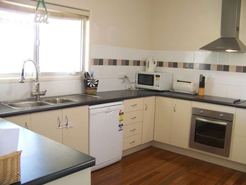 5 Aruma Street, Holland Park West QLD 4121