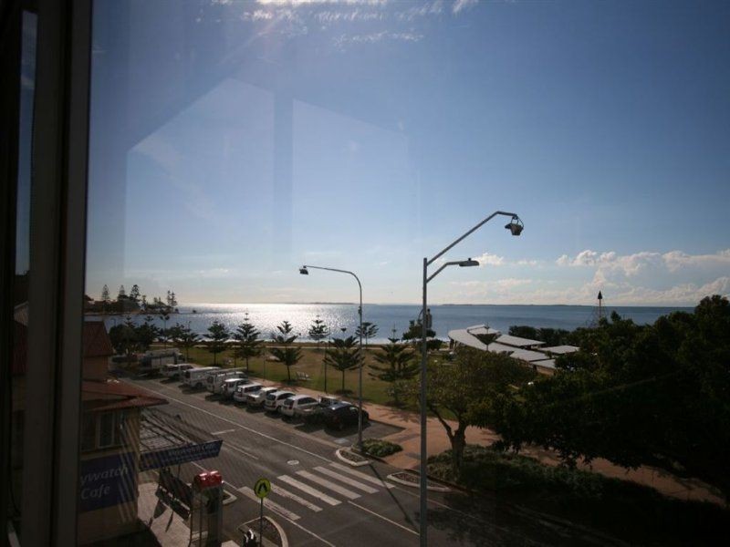 4, 427  Esplanade, Manly QLD 4179