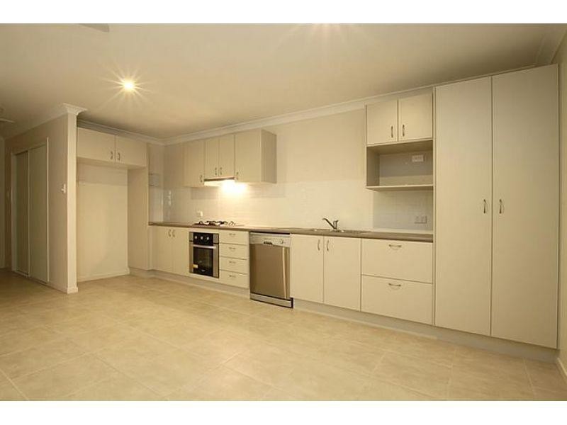 2/12 Budgerigar Street, Upper Kedron QLD 4055