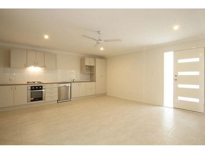 2/12 Budgerigar Street, Upper Kedron QLD 4055