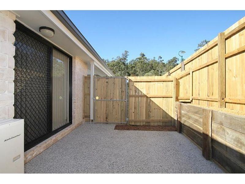 2/12 Budgerigar Street, Upper Kedron QLD 4055