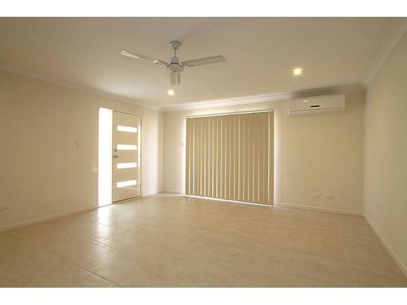 2/12 Budgerigar Street, Upper Kedron QLD 4055