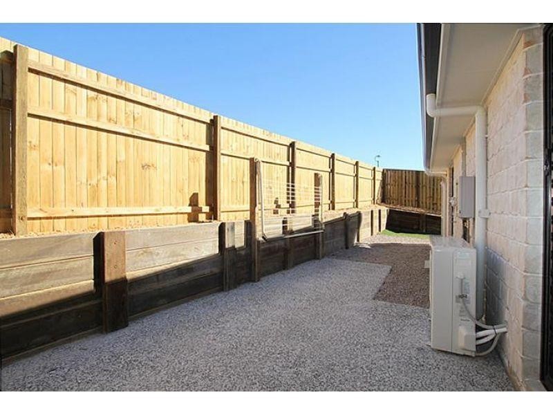 2/12 Budgerigar Street, Upper Kedron QLD 4055