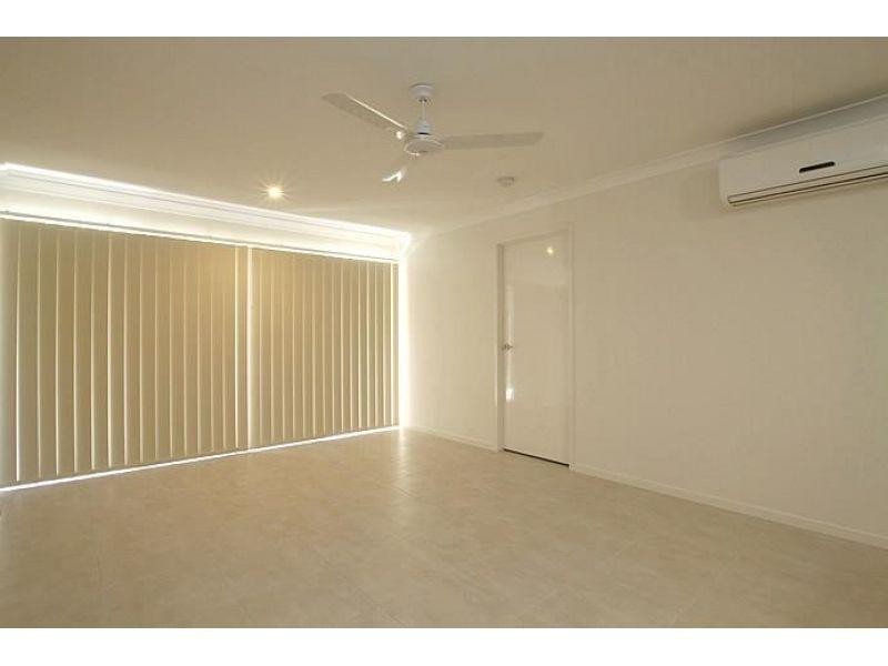 1/12 Budgerigar Street, Upper Kedron QLD 4055