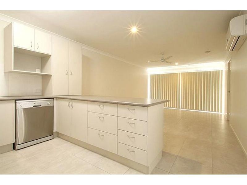 1/12 Budgerigar Street, Upper Kedron QLD 4055