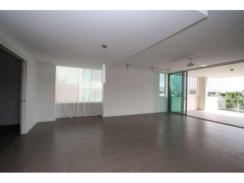 221/90 Wynnum Road, Norman Park QLD 4170