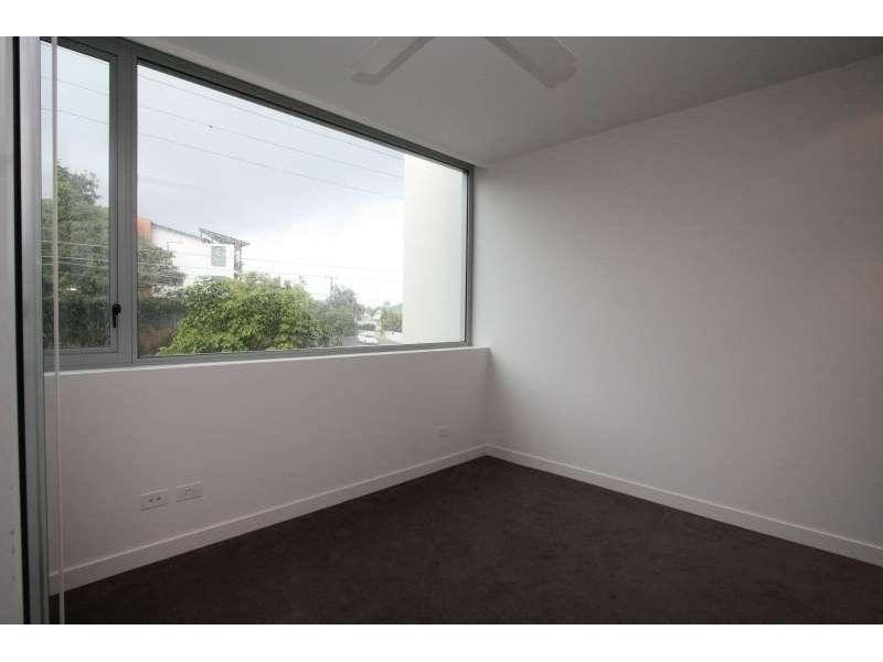 221/90 Wynnum Road, Norman Park QLD 4170