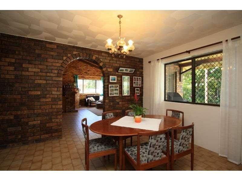 12 Bors Street, Carindale QLD 4152