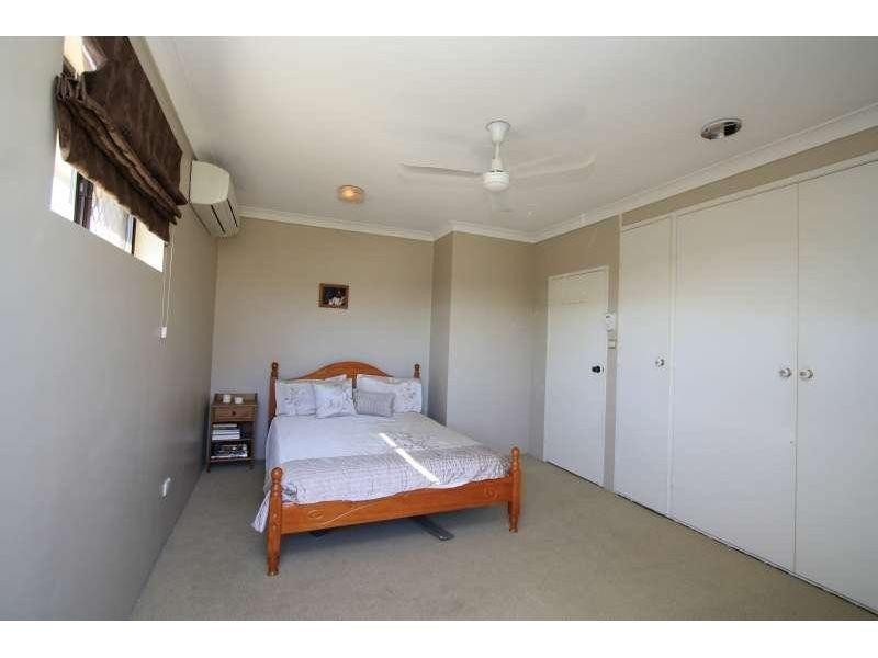 12 Bors Street, Carindale QLD 4152