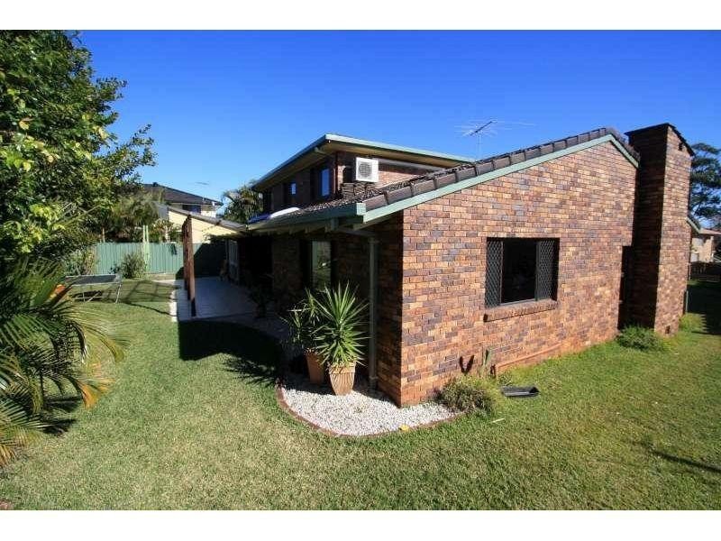 12 Bors Street, Carindale QLD 4152