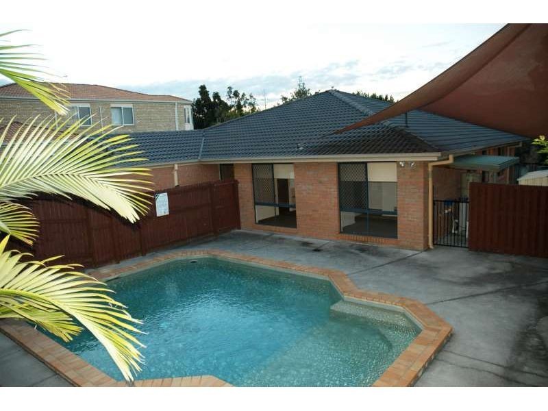 17 Gumleaf Drive, Molendinar QLD 4214